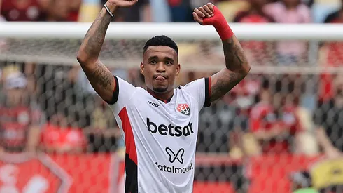 Alerrandro, atacante do CSKA em partida pelo campeonato brasileiro (Foto: Wagner Meier/Getty Images)