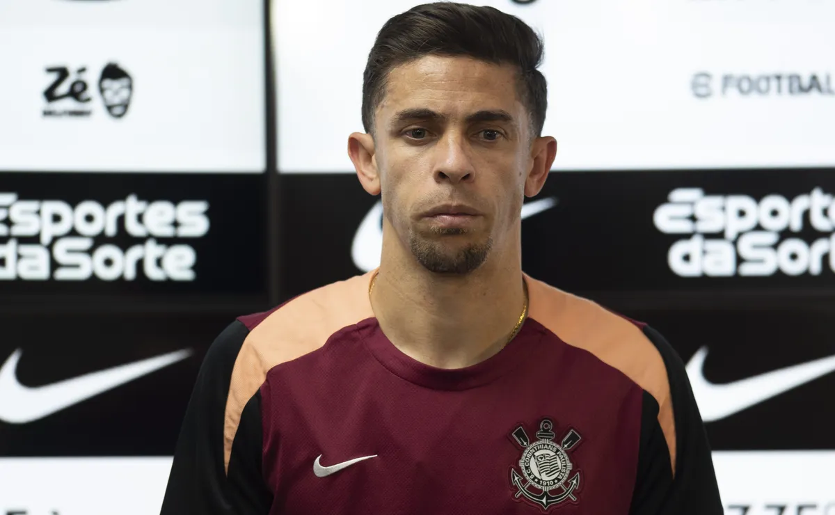 Corinthians pode contar com Gabriel Paulista no duelo contra o Red Bull Bragantino após registro no BID