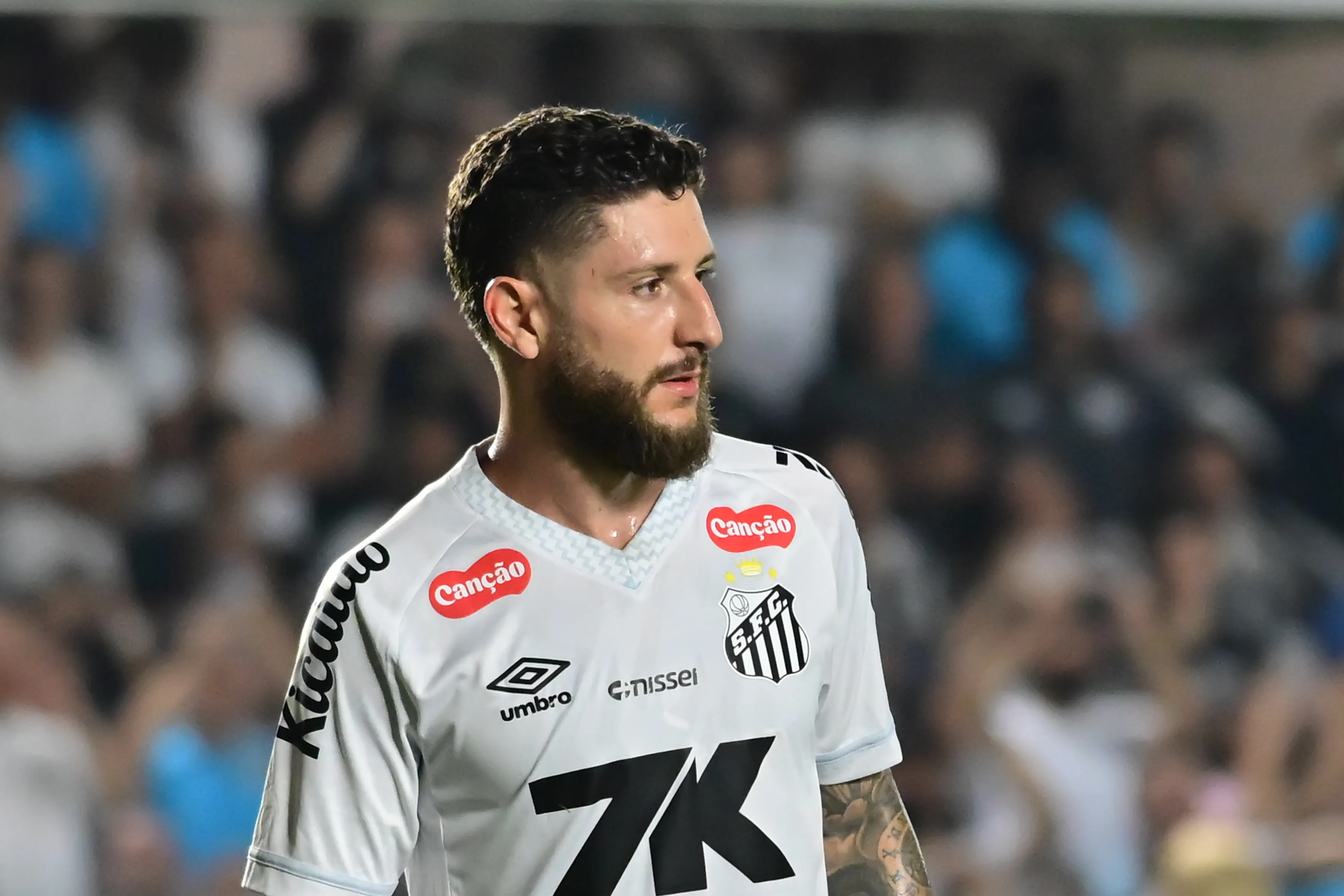 Zé Rafael está de volta ao time do Peixe. Foto: Jota Erre/AGIF