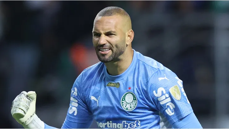 Weverton, goleiro do Palmeiras em partida pelo campeonato brasileiro (Foto: Alexandre Schneider/Getty Images)
