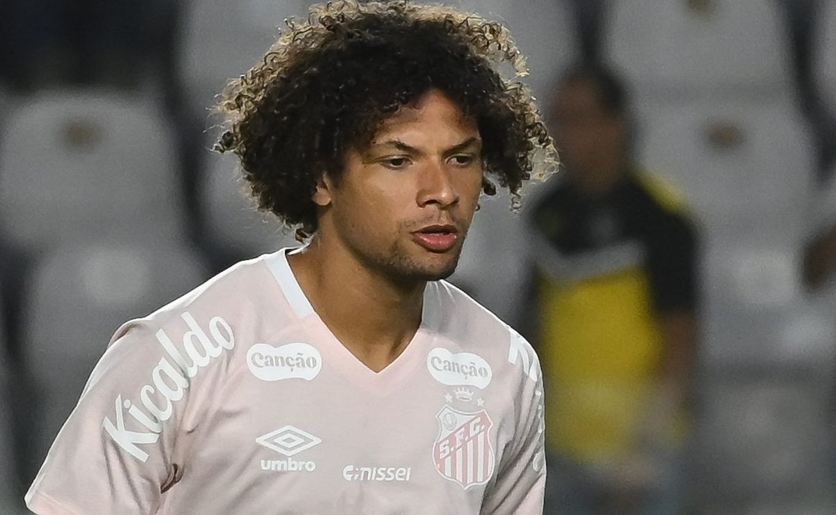 Willian Arão elege Flamengo de 2020/21 superior em talento ao Santos com Neymar e Gabigol