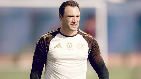 Bruno Pivetti comanda treino no Ninho do Urubu – Foto:Adriano Fontes/Flamengo