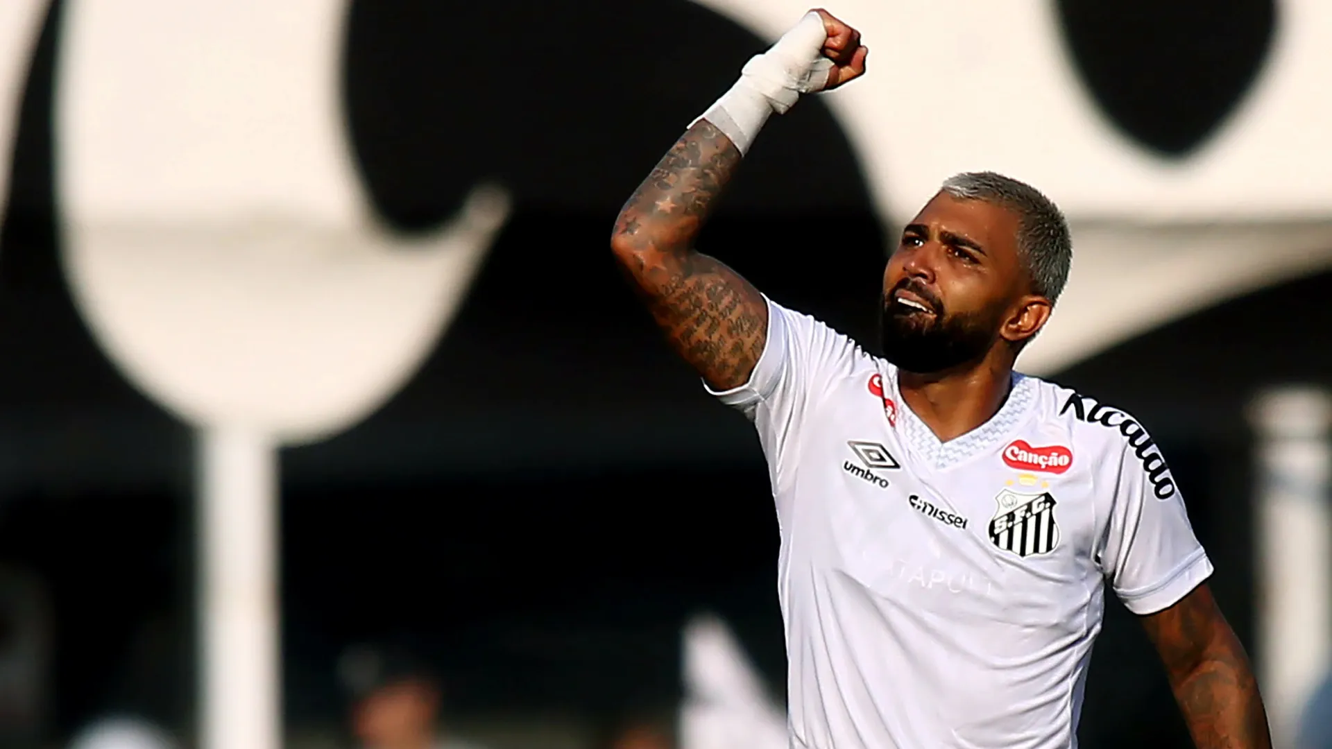 Gabriel Barbosa comemorando após marcar contra o Novorizontino – Foto: Mauricio De Souza/AGIF