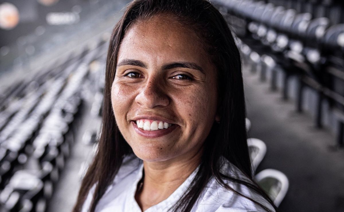 Lateral Katrine, ex-Internacional, assina com o Santos até o fim de 2027