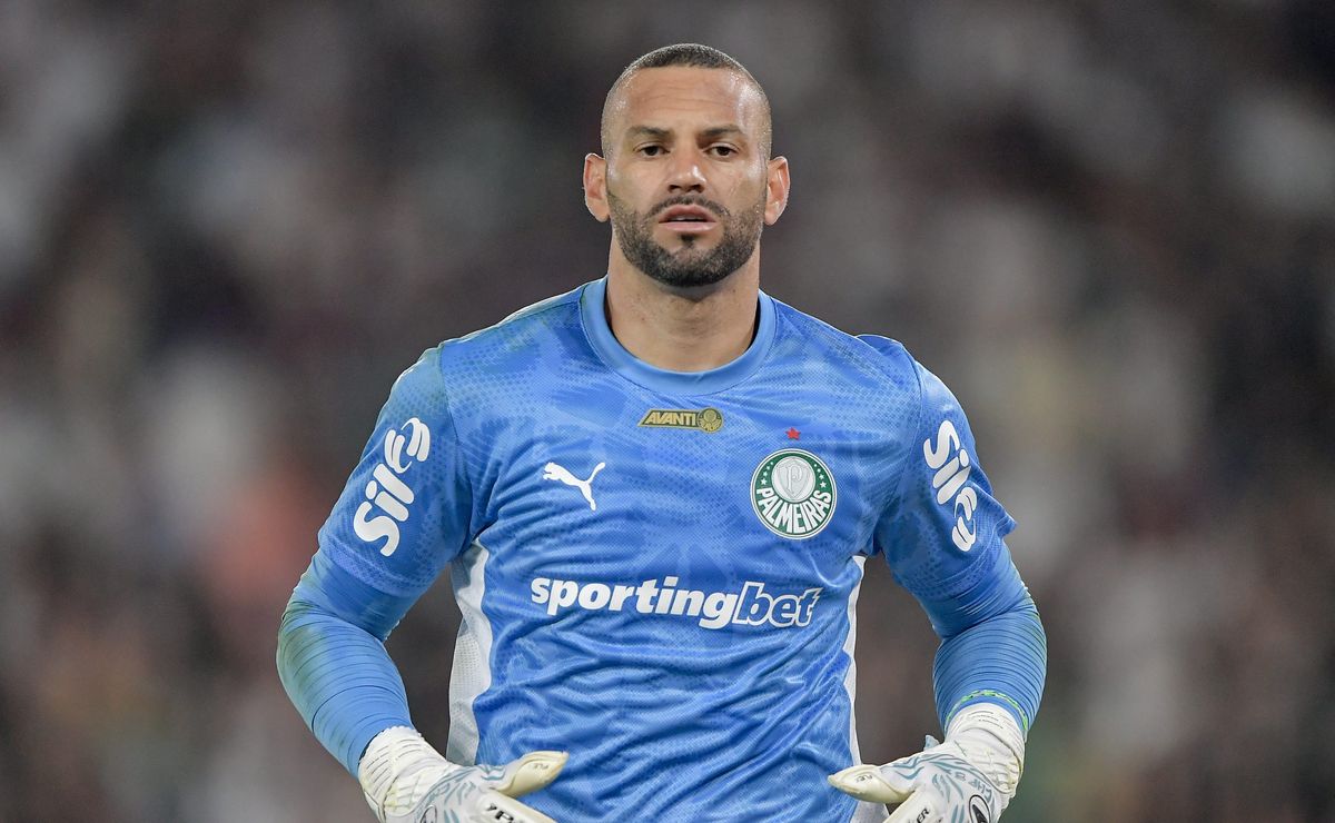 Palmeiras libera, Weverton chega de graça ao Grêmio e acerto de três anos está por detalhes