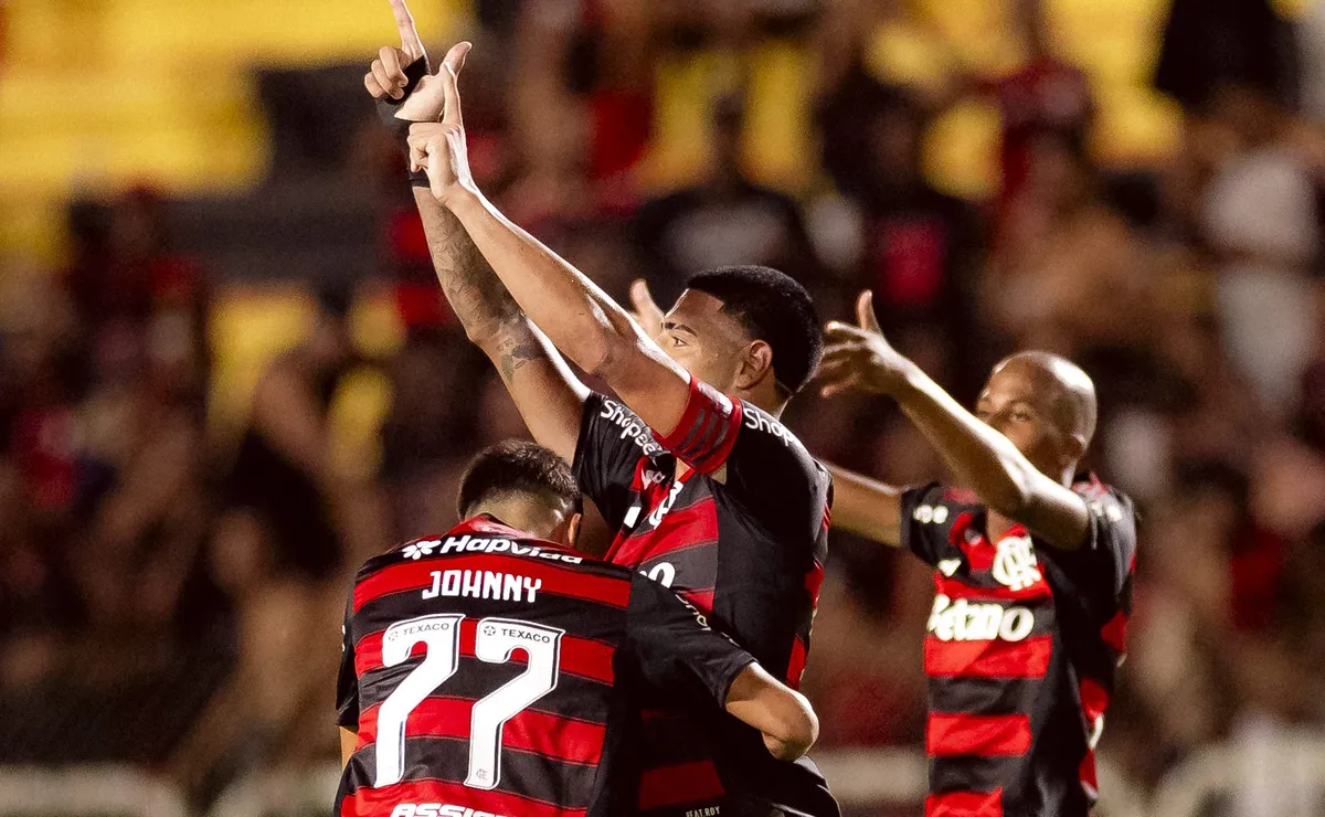 Flamengo retorna ao Moça Bonita, revive memórias e encerra quase uma década de jejum no estádio