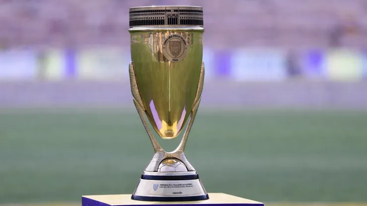 Troféu da Copinha. Foto: Marcello Zambrana/AGIF
