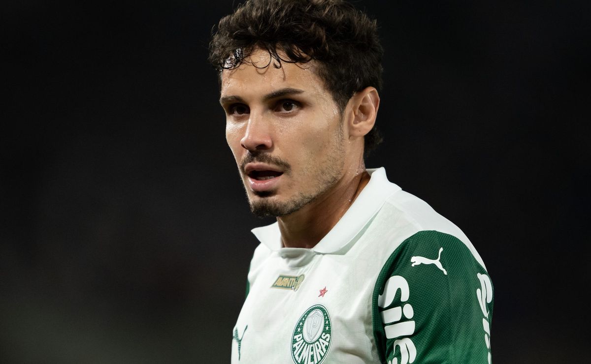 Grêmio sinaliza R$ 43,8 milhões por Raphael Veiga e negocia para se aproximar do pedido do Palmeiras