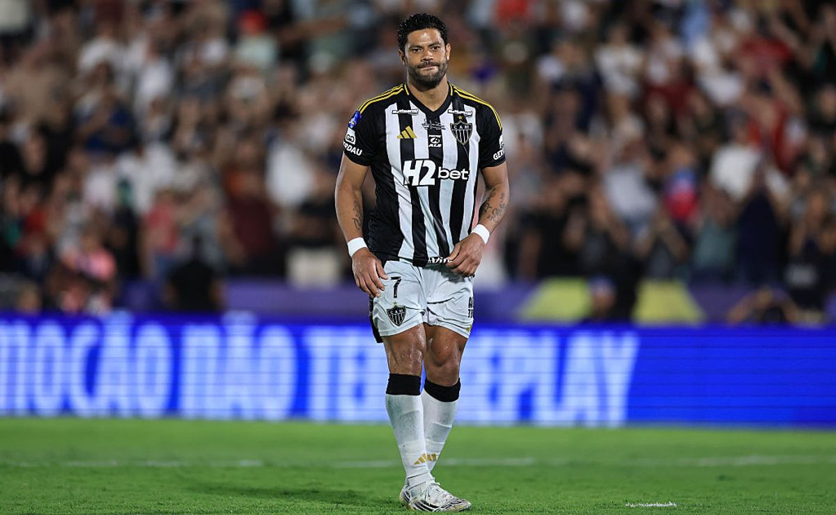 Após desistir de Hulk, Fluminense entra na briga com o Internacional para contratar Alerrandro