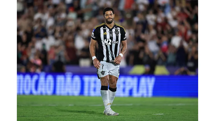 ASUNCION, PARAGUAY - NOVEMBER 22: Hulk of Atletico Mineiro reacts after missing the first penalty in the shootout during the 2025 Copa CONMEBOL Sudamericana final between Lanus and Atletico Mineiro at Estadio Defensores del Chaco on November 22, 2025 in Asuncion, Paraguay. (Photo by Buda Mendes/Getty Images)