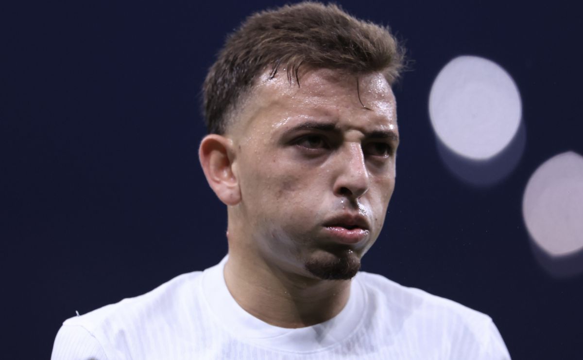 Corinthians confirma saída de Ryan após aceitar proposta e volante vai jogar em 2026 pelo Fortaleza