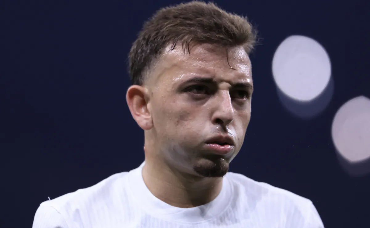 Saída confirmada! Corinthians oficializa empréstimo do volante Ryan ao Fortaleza