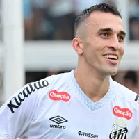 Santos recebe proposta do Athletico-PR pelo volante João Schmidt