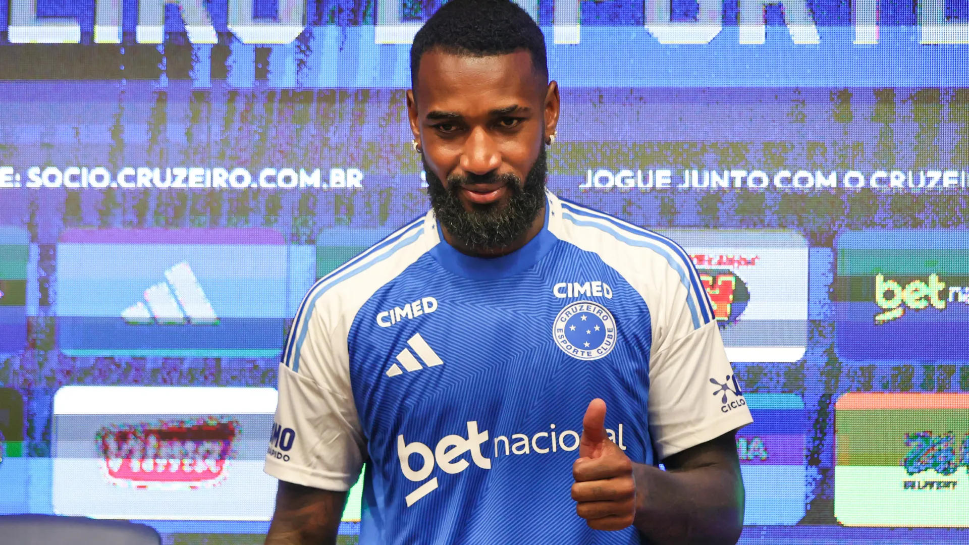 Gerson durante apresentação no Cruzeiro – Foto: Gilson Lobo/AGIF