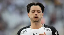 Rodrigo Garro em campo pelo Timão.