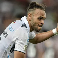 Braithwaite toma decisão importante e quer ficar no Grêmio