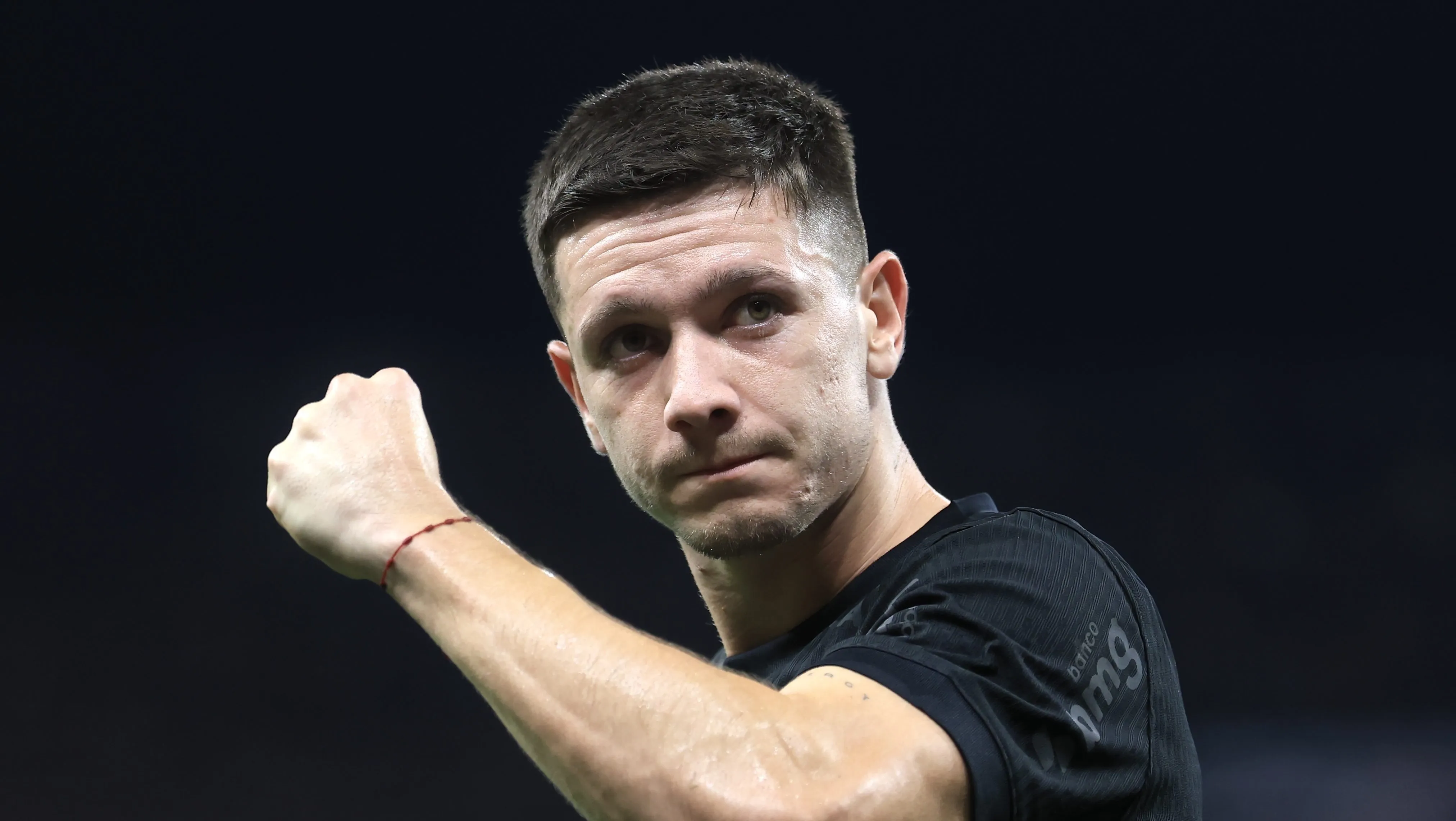 Foto: Marcello Zambrana/AGIF – Camisa 8 só será negociado com o exterior.