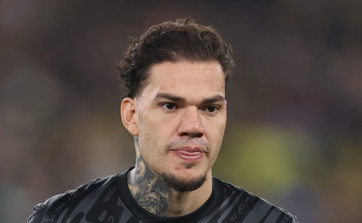 Palmeiras descarta Ederson, goleiro da Seleção, e evita encarar R$ 7 milhões mensais em salários