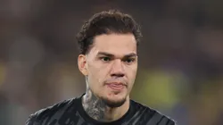 Ederson durante jogo da Seleção Brasileira.
