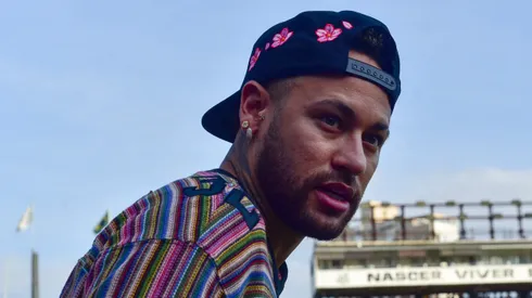 Neymar não vai jogar o clássico.