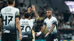 Alex Santana (à direita) é um dos jogadores que pode deixar Corinthians rumo ao Fortaleza nesta janela