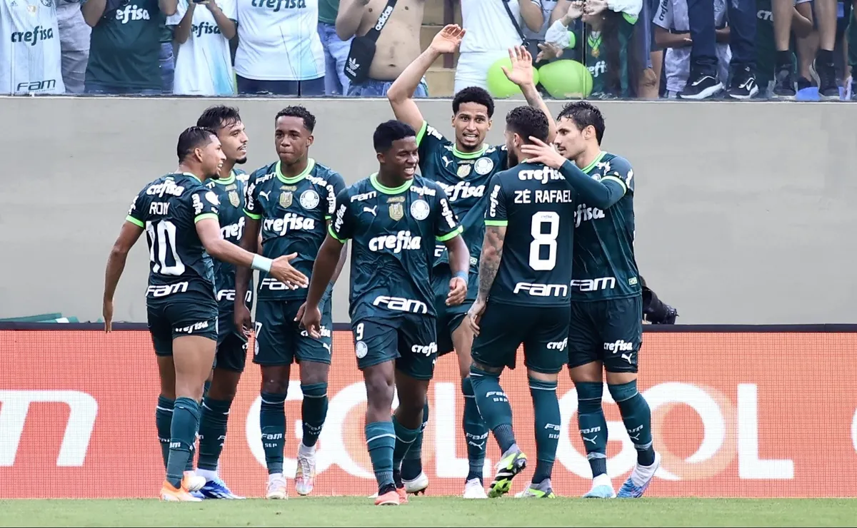 Palmeiras desafia o Santos com apenas cinco titulares após derrota na Arena Barueri