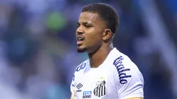 Kevyson, lateral-esquerdo do Santos