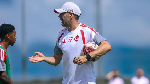 Paulo Pezzolano, técnico do Inter em partida pelo campeonato gaúcho (Foto: Ricardo Duarte / Internacional)