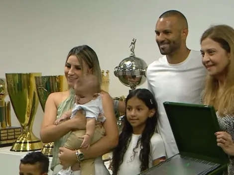 Palmeiras homenageia Weverton antes de acerto com o Grêmio