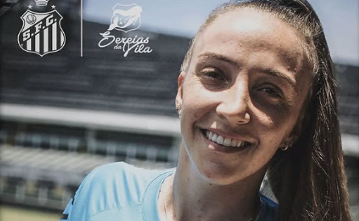 Goleira Mayara, que estava no Internacional, é apresentada como novo reforço do Santos