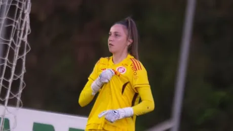 Goleira Mayara em campo pelo Internacional