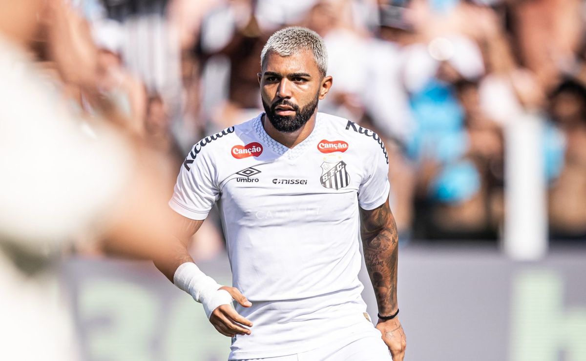 Gabigol explica estratégia para superar Hugo Souza em cobrança de falta: “Optei por isso”