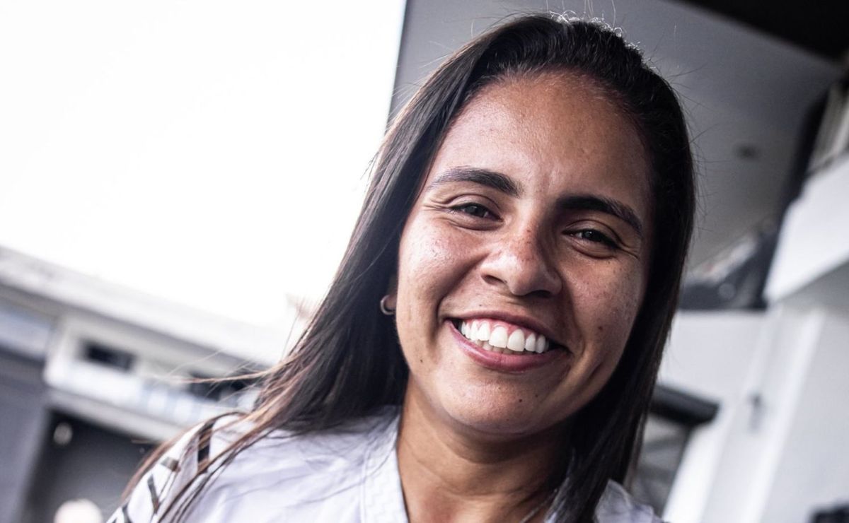 Santos anuncia contratação da lateral Katrine e reforça elenco das Sereias da Vila