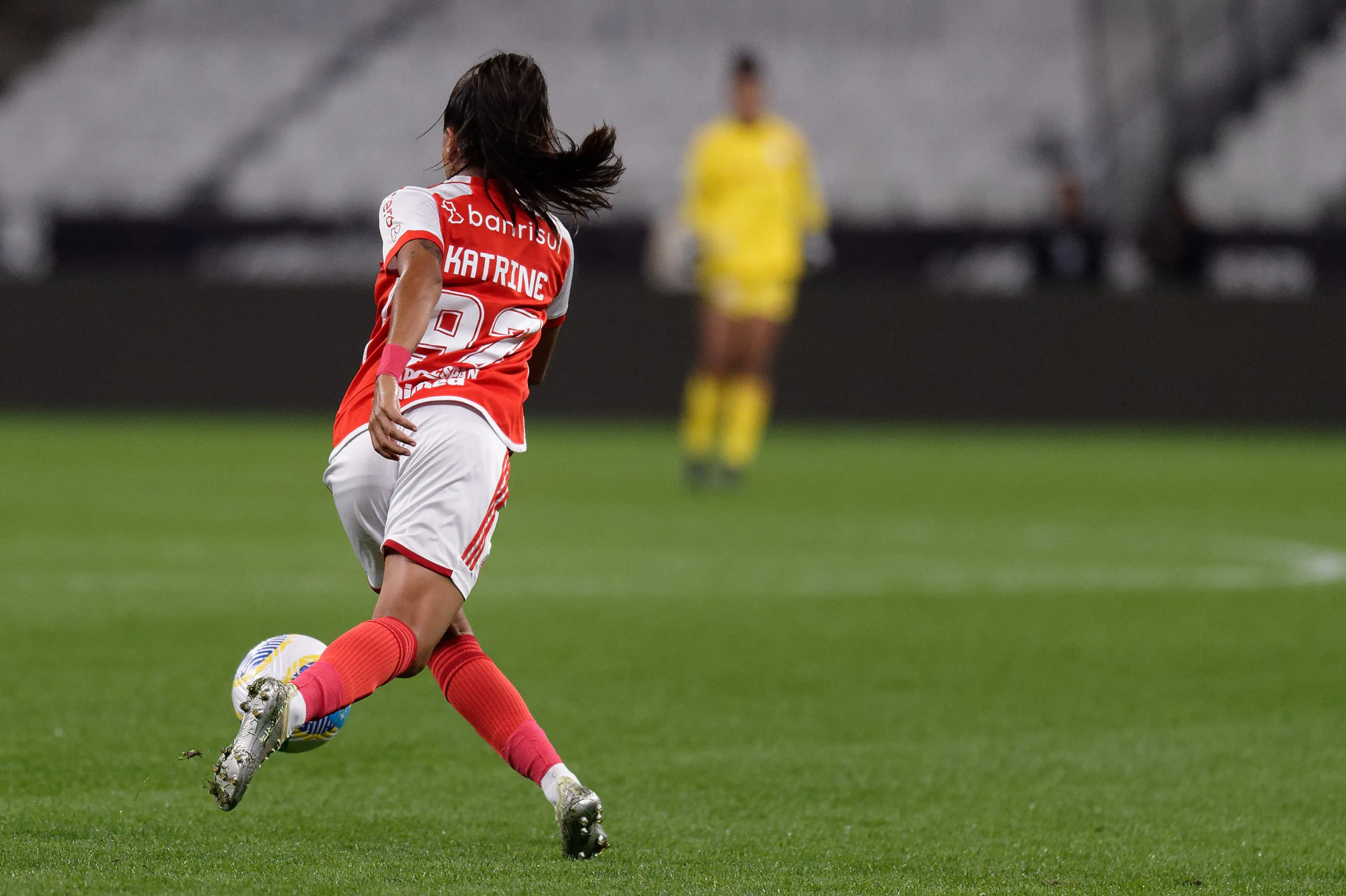 Katrine se despede do Inter. Foto: Anderson Romão/AGIF