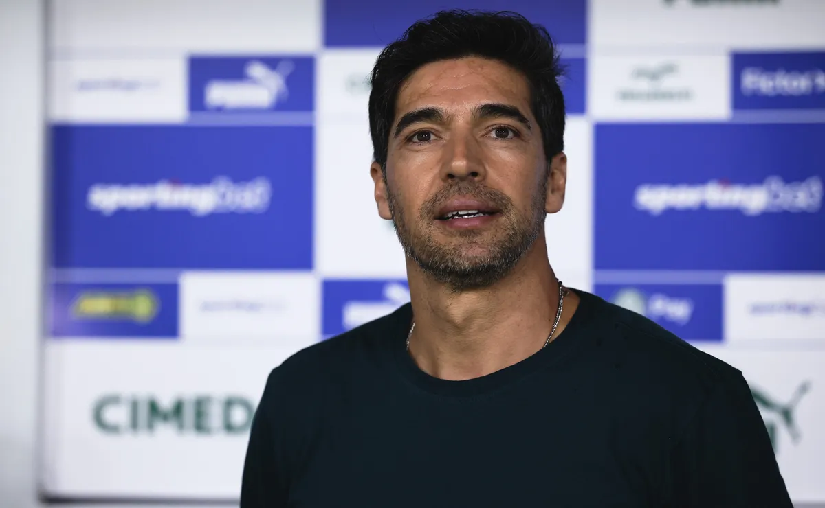 Abel Ferreira reintegra titulares e Palmeiras supera o Santos na batalha do Paulistão