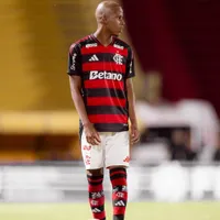 Flamengo sofre dois gols do Bangu no início do jogo