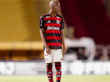 Flamengo sofre dois gols do Bangu no início do jogo