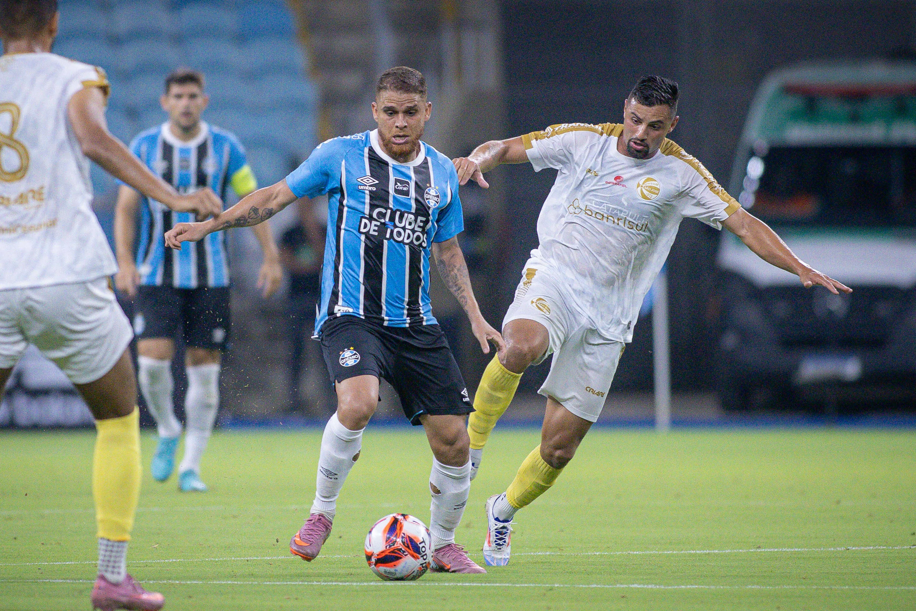 Gustavo Cuellar jogador do Gremio durante partida contra o Sao Jose no estadio Arena do Gremio pelo campeonato Gaucho 2026. Foto: Maxi Franzoi/AGIF
