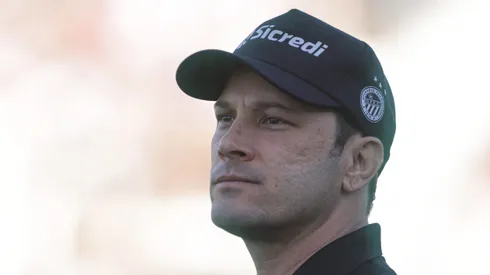 Bruno Pivetti tecnico do Operario durante partida contra o Vasco no estadio Germano Kruger pelo campeonato Copa Do Brasil 2025. Foto: Joao Vitor Rezende Borba/AGIF