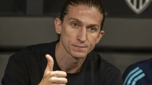 MG – BELO HORIZONTE – 25/11/2025 – BRASILEIRO A 2025, ATLETICO-MG X FLAMENGO – Felipe Luis tecnico do Flamengo durante partida contra o Atletico-MG no estadio Arena MRV pelo campeonato Brasileiro A 2025. Foto: Fernando Moreno/AGIF