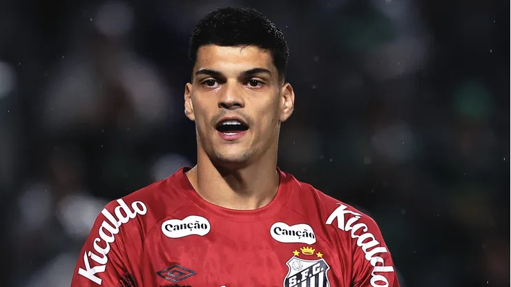 Gabriel Brazao goleiro do Santos durante partida contra o Palmeiras no estadio Arena Barueri pelo campeonato Paulista 2026. Foto: Ettore Chiereguini/AGIF