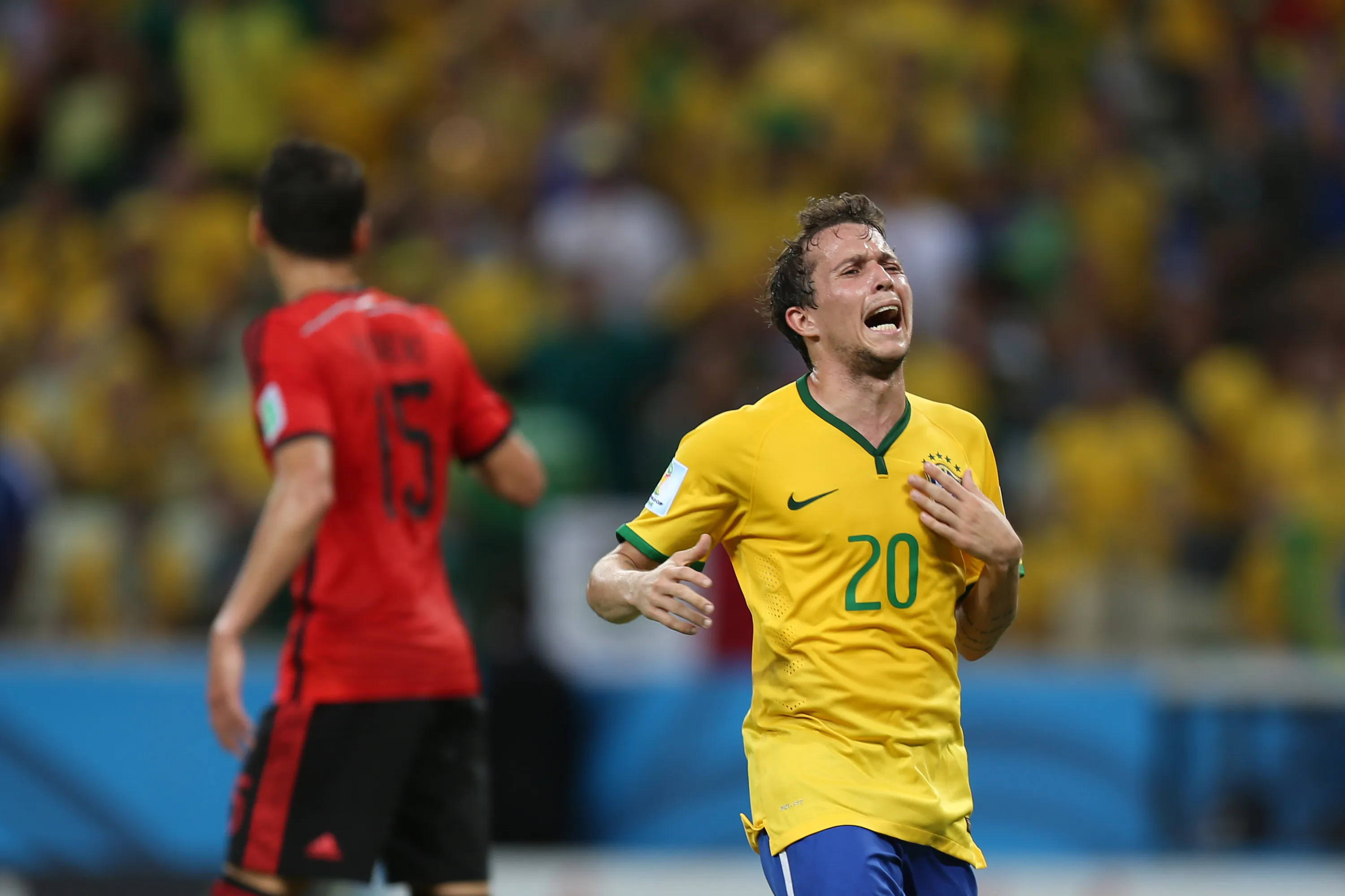 BRASIL – FORTALEZA – CE – 17/06/2014 – COPA 2014, BRASIL X MEXICO – ATENCAO EDITORES! FOTOS EMBARGADAS PARA VEICULOS DE FORA DO BRASIL – Bernard durante partida contra o Mexico na Arena Castelao pela Copa do Mundo 2014. Foto: Adalberto Marques/AGIF