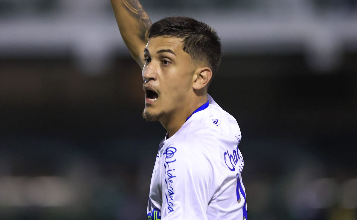 Botafogo busca zagueiro na Europa e quer fechar com Felipe Silva, do Porto B