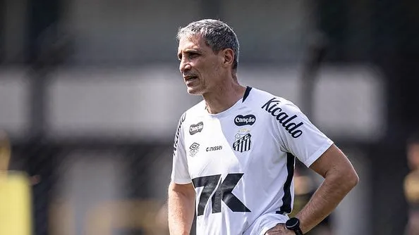 Vojvoda no Peixe. Fotos: Raul Baretta/ Santos FC.