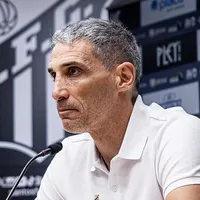 Santos vai ao mercado buscar atacante exigido por Vojvoda