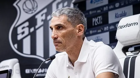 Vojvoda no Santos. Fotos: Raul Baretta/ Santos FC.