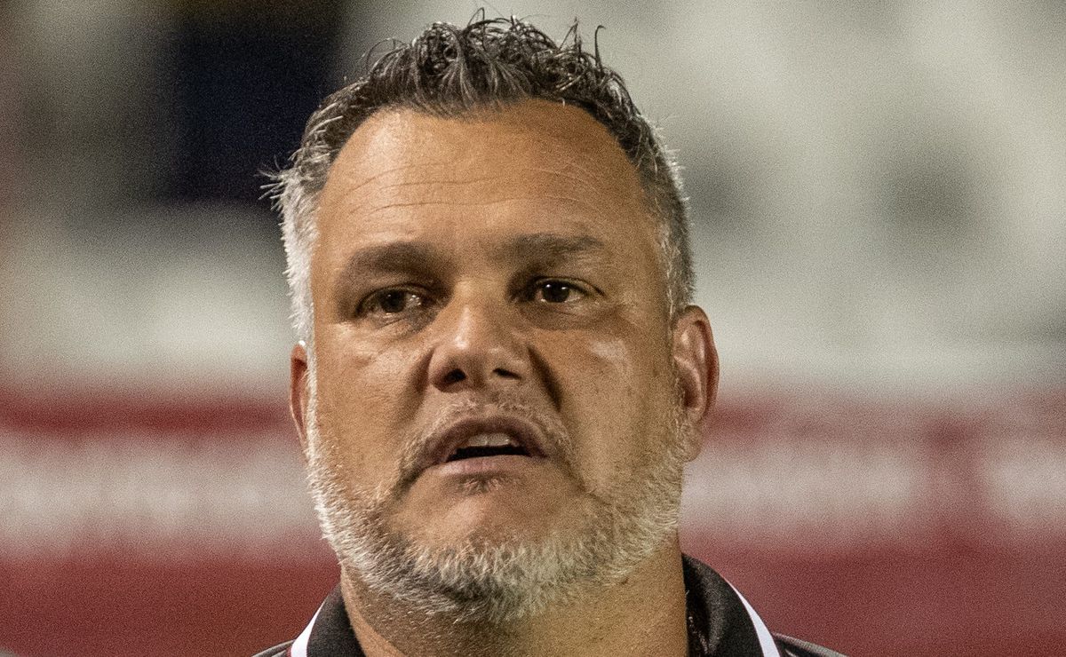 Gabardo Júnior explica derrota do Grêmio para o São José e torcida critica Luís Castro: “Nó tático”