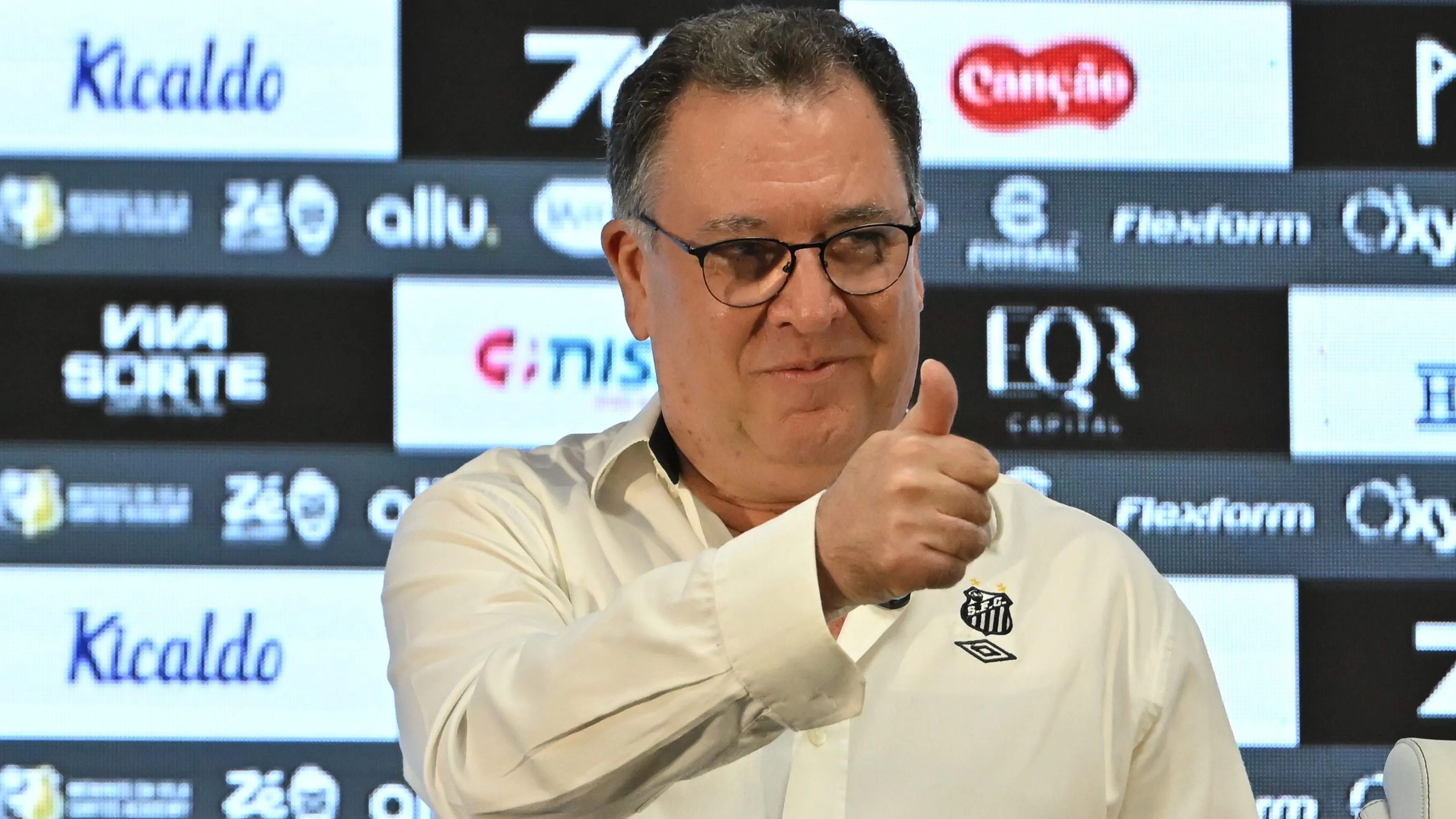 SP – SANTOS – 05/01/2026 – SANTOS, APRESENTACAO GABIGOL – O Presidente Marcelo Teixeira fala aos jornalistas durante apresentacao oficial de Gabigol como jogador do Santos em coletiva de imprensa realizada no Vila Belmiro. Foto: Jota Erre/AGIF