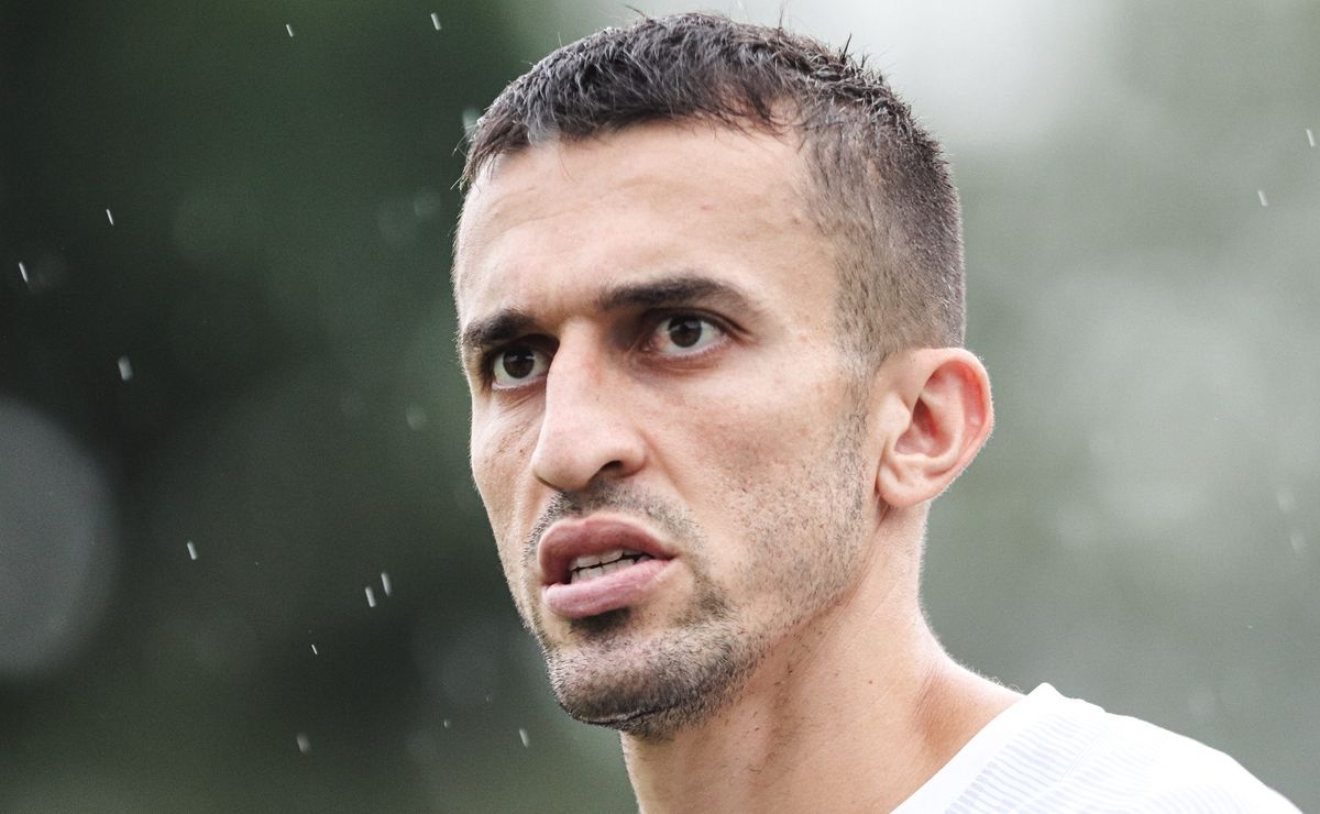 Santos tem decisão nos bastidores e João Schmidt não vai sair após contato chegando da MLS, México e Ásia