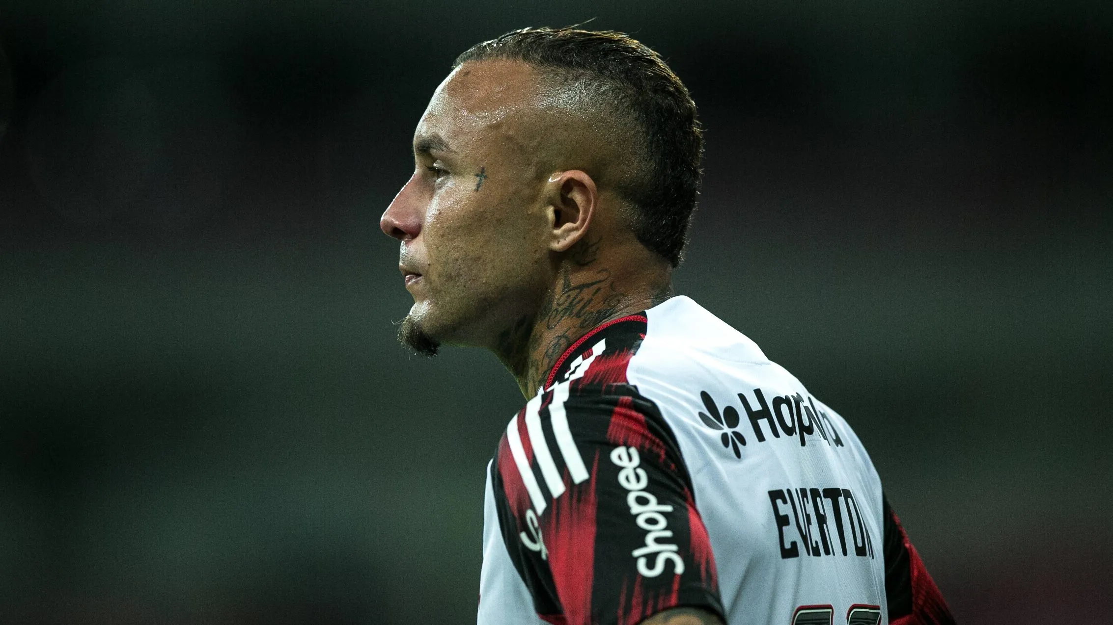 PE – SAO LOURENCO DA MATA – 15/11/2025 – BRASILEIRO A 2025, SPORT X FLAMENGO – Everton Cebolinha jogador do Flamengo durante a partida contra o Sport na Arena de Pernambuco, pelo Campeonato Brasileiro A 2025. Foto: Marlon Costa/AGIF